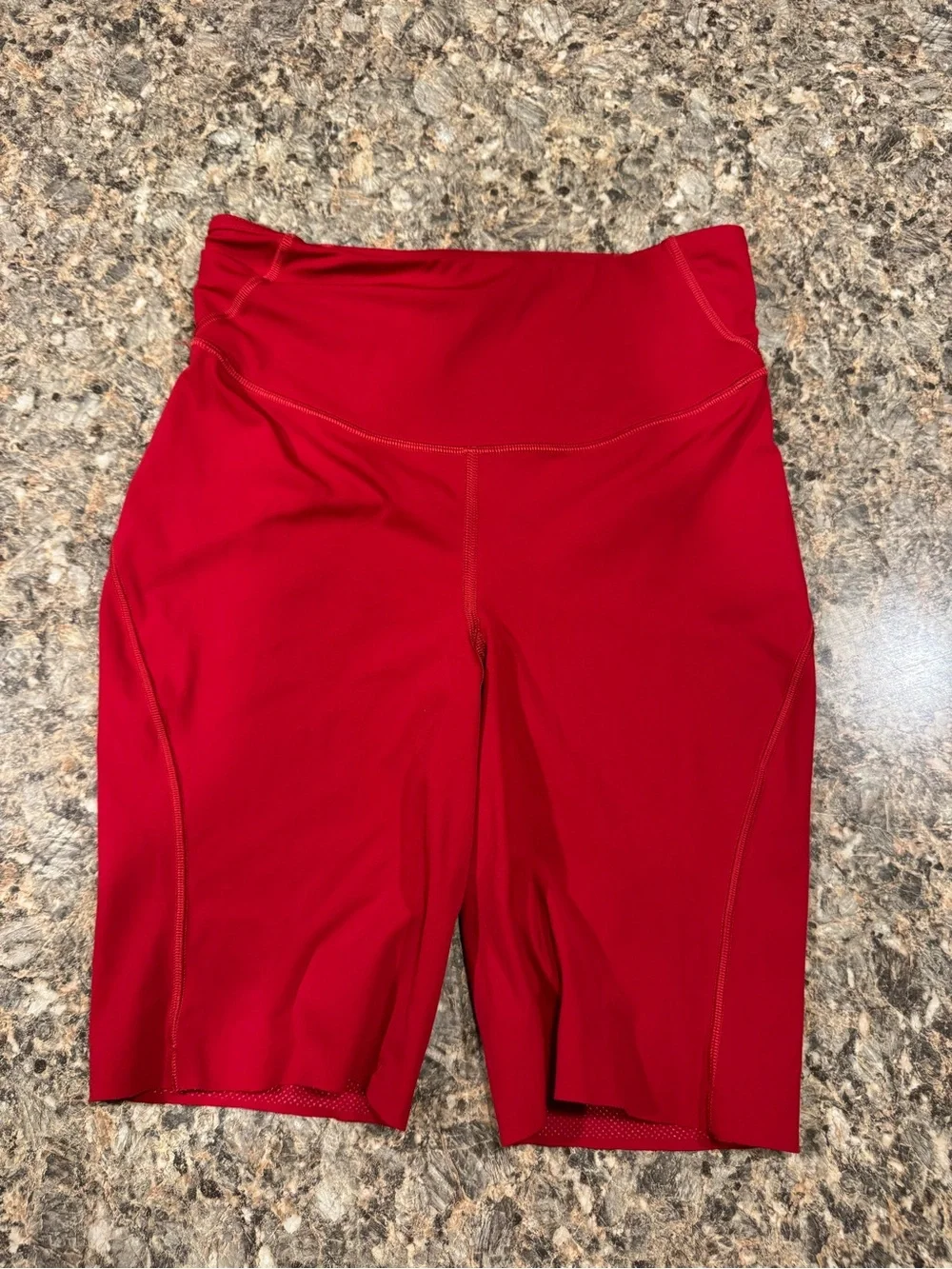 Lululemon bike shorts size 4 - Picture 2 of 6